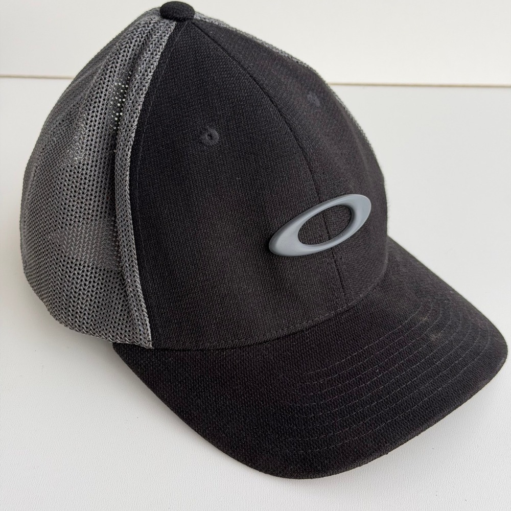 Oakley Tinfoil Mesh Flexfit Hat L-XL Black Fitted Baseball Cap Classic Logo Y2K
